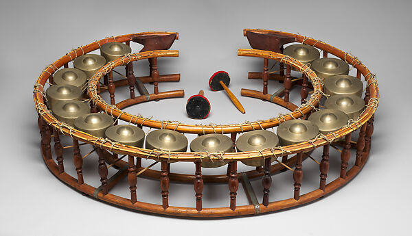 Khong Wong Yai, Wood, metal, cord, Thai