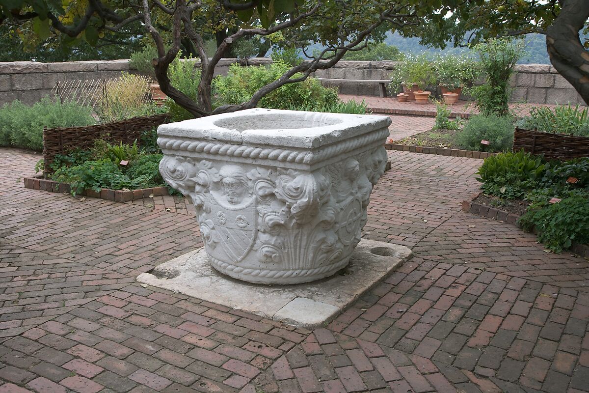 Wellhead, Limestone (Istrian limestone), Italian